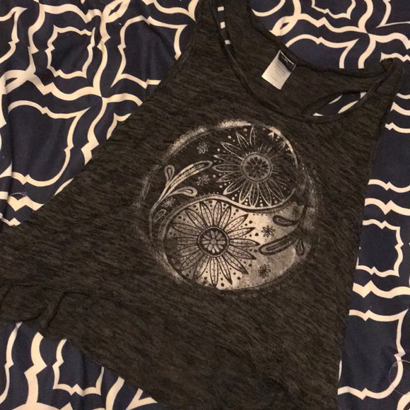 Crop top - Picture 1 of 2